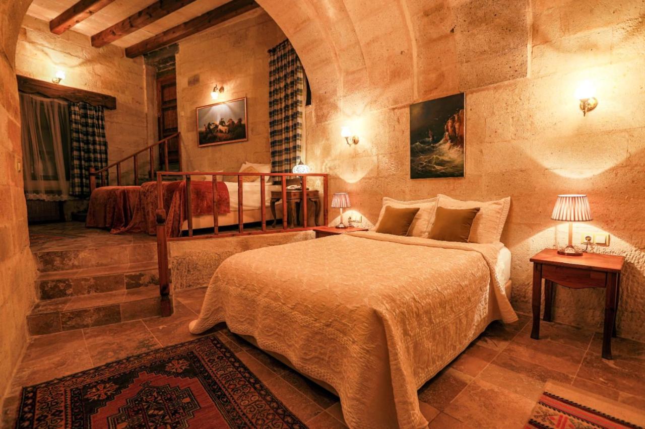 Sinasos Palace Cave Hotel Ürgüp Esterno foto
