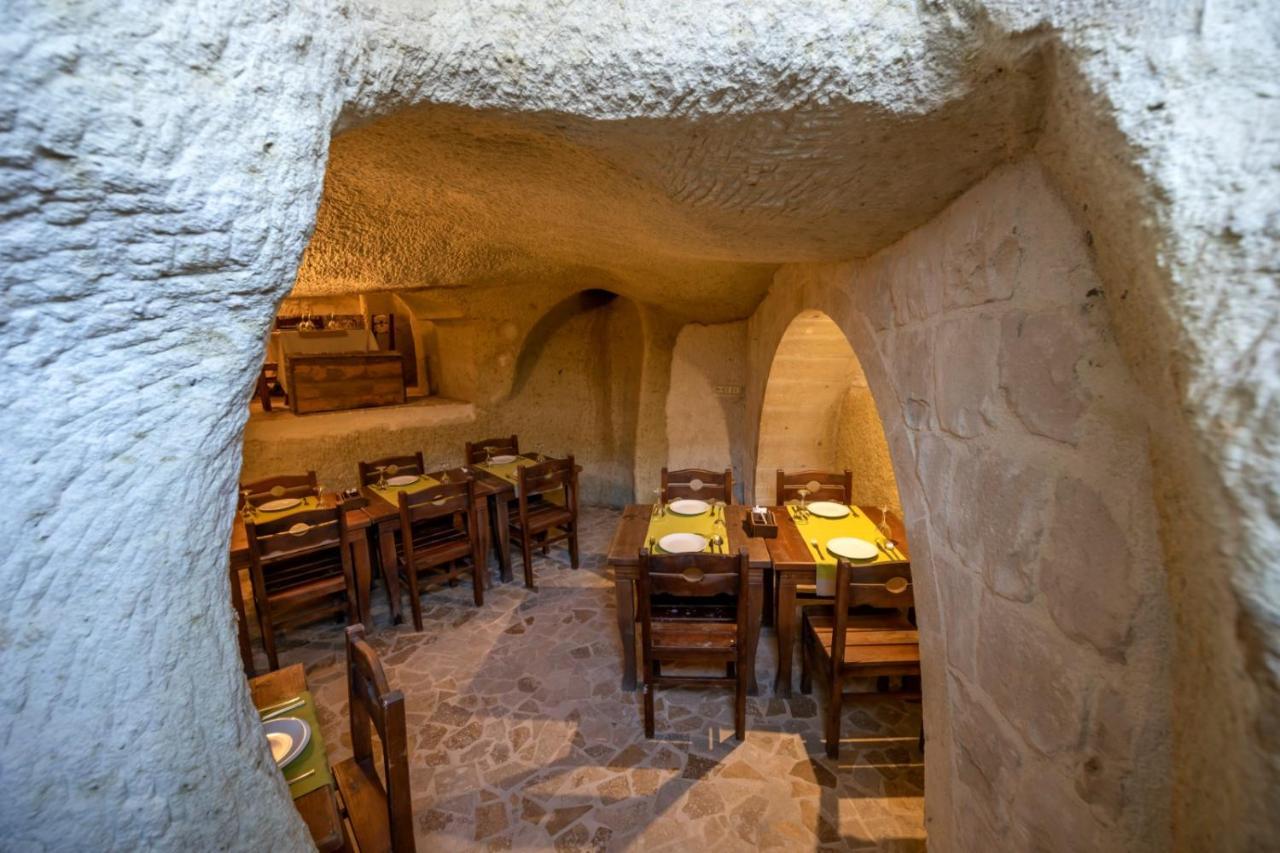 Sinasos Palace Cave Hotel Ürgüp Esterno foto
