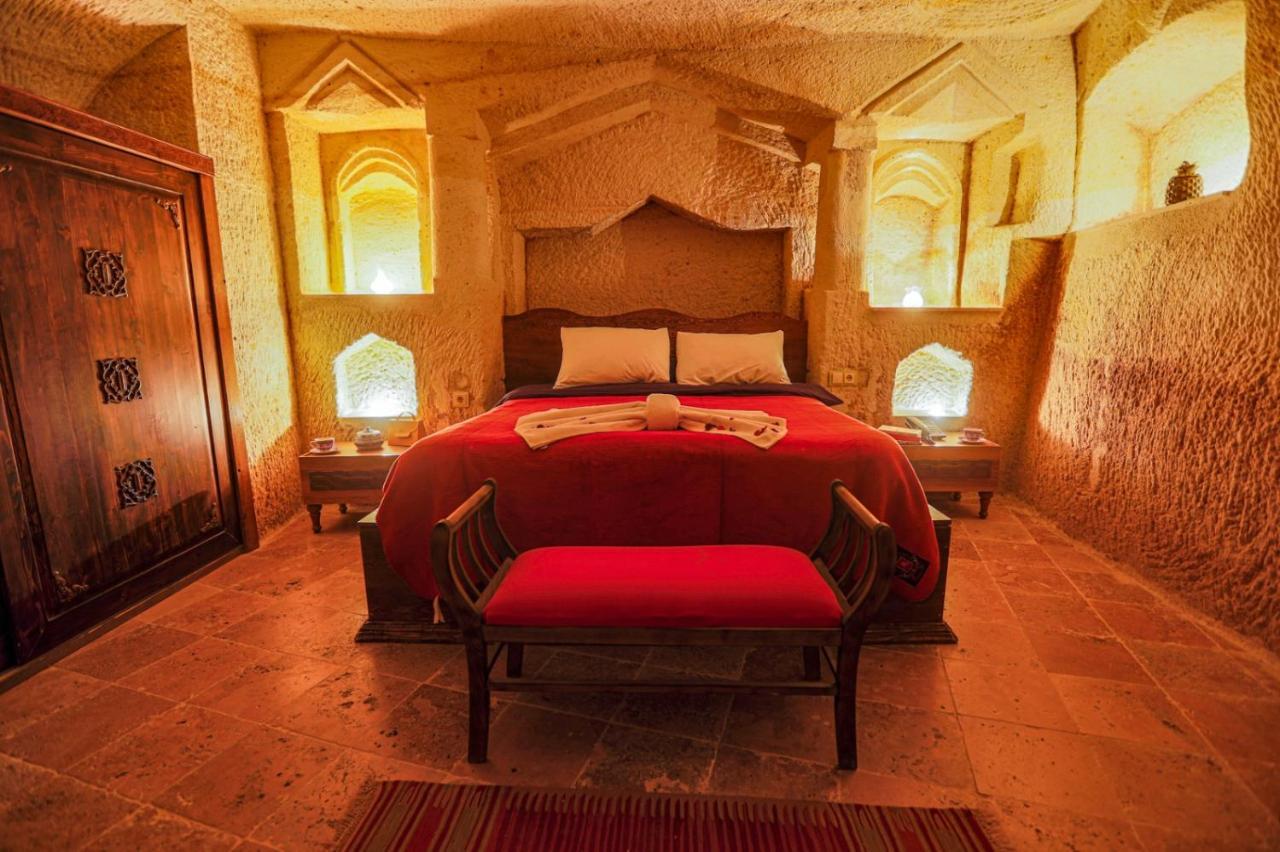 Sinasos Palace Cave Hotel Ürgüp Esterno foto