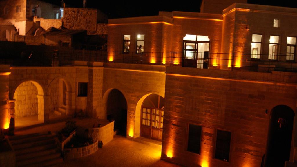 Sinasos Palace Cave Hotel Ürgüp Esterno foto