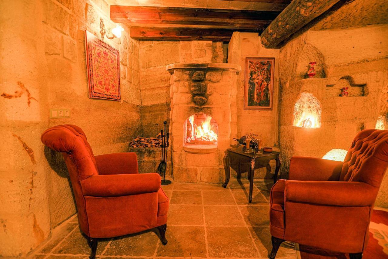 Sinasos Palace Cave Hotel Ürgüp Esterno foto