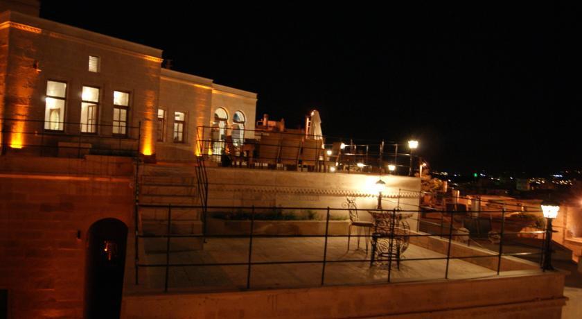 Sinasos Palace Cave Hotel Ürgüp Esterno foto