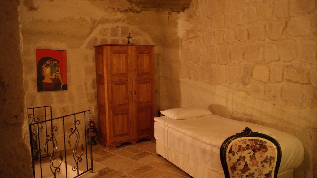Sinasos Palace Cave Hotel Ürgüp Esterno foto