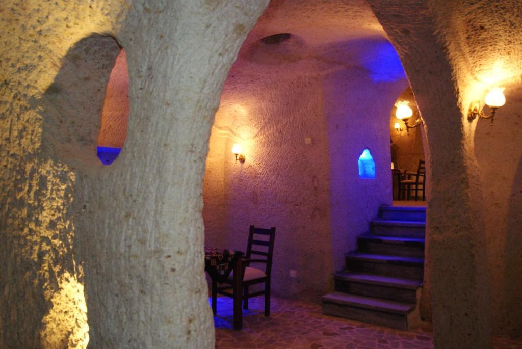 Sinasos Palace Cave Hotel Ürgüp Esterno foto