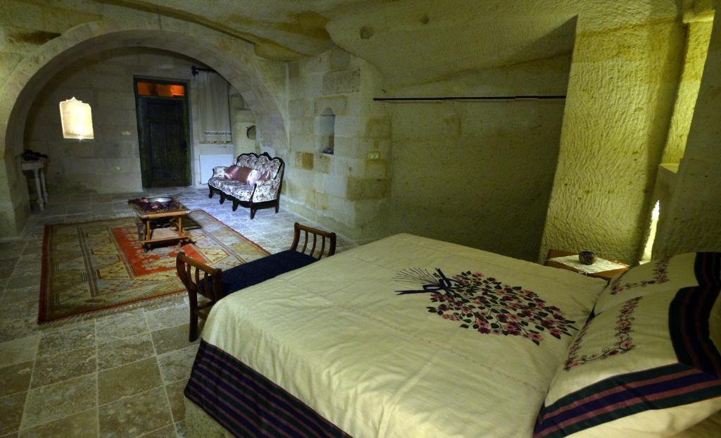 Sinasos Palace Cave Hotel Ürgüp Esterno foto