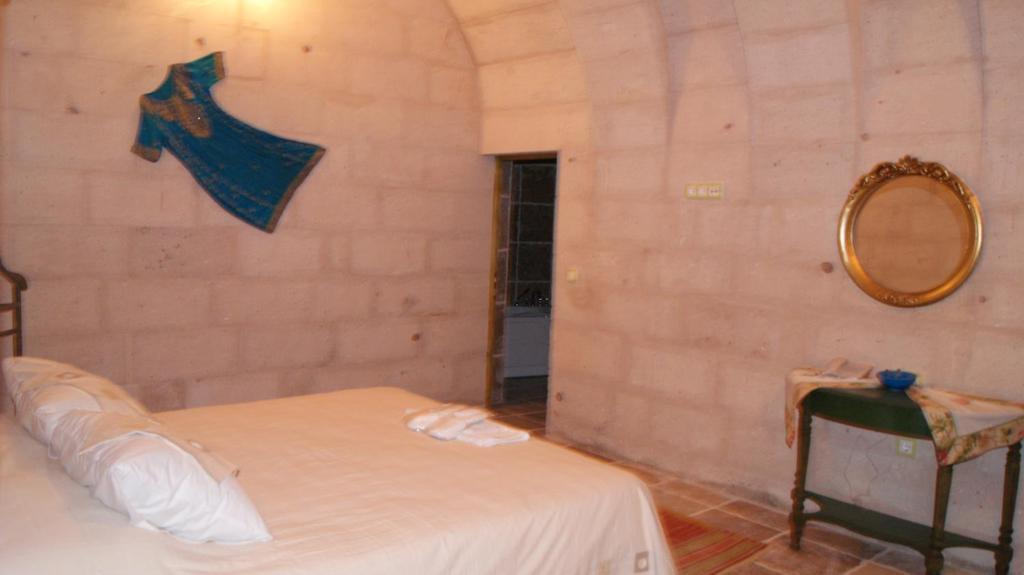 Sinasos Palace Cave Hotel Ürgüp Esterno foto